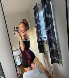 Enjoyment galore with Hot lady