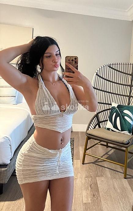 Hi central London , It’s my first time in town, and I won’t be around for long… So why just stare at my pics when you could be deep inside me instead?